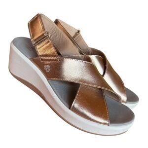 Clarks Rose Gold Metallic Cloudstepper Platform Sandals size 8.5